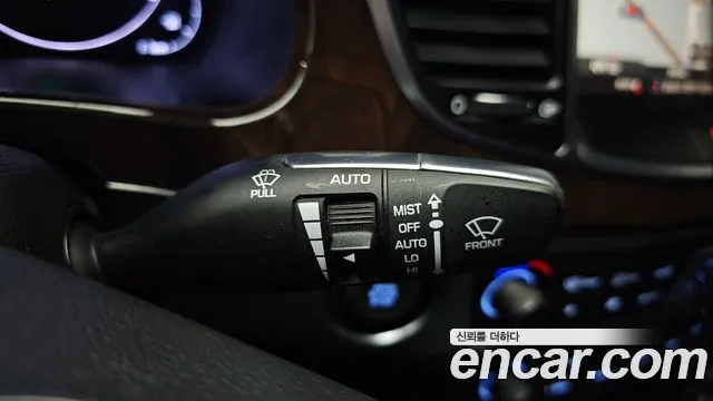 Hyundai Equus 2015 — фото 18