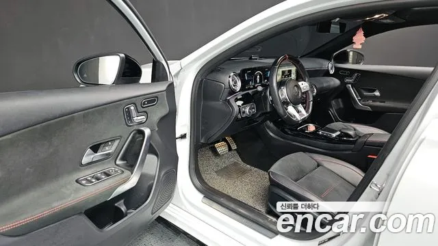 Mercedes-Benz A-Class 2023 — фото 9