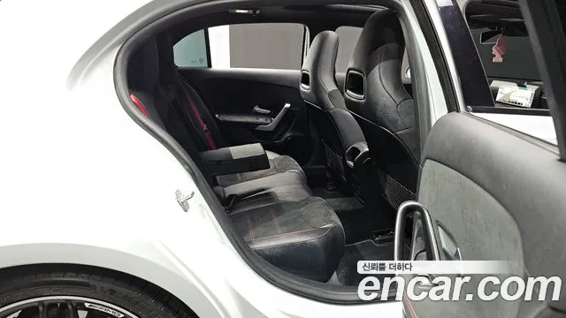 Mercedes-Benz A-Class 2023 — фото 11