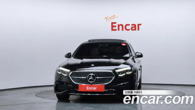 Mercedes-Benz E-Class 2025 — фото 3
