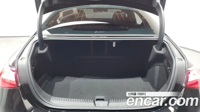Mercedes-Benz E-Class 2025 — фото 20