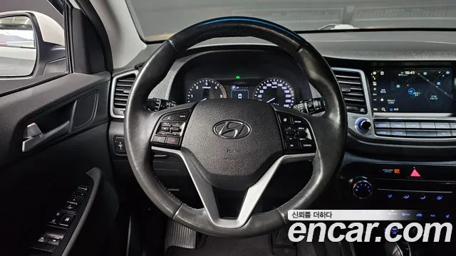 Hyundai Tucson 2017 — фото 13