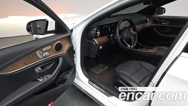 Mercedes-Benz E-Class 2021 — фото 10