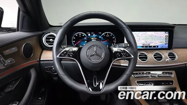 Mercedes-Benz E-Class 2021 — фото 14