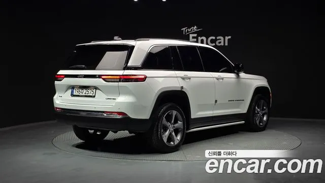 Jeep Cherokee 2023 — фото 2