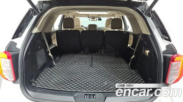 Ford Explorer 2022 — фото 20