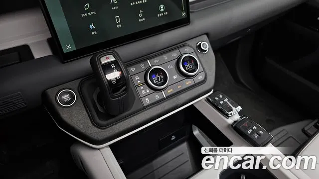 Land Rover Defender 2025 — фото 9