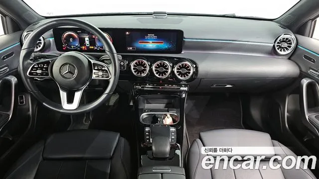 Mercedes-Benz A-Class 2022 — фото 7