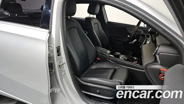 Mercedes-Benz A-Class 2022 — фото 10