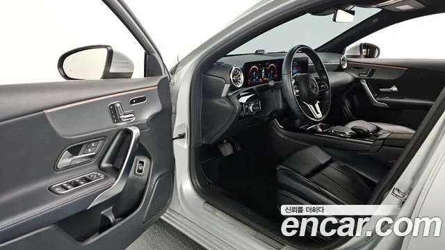 Mercedes-Benz A-Class 2022 — фото 11