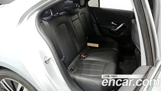 Mercedes-Benz A-Class 2022 — фото 12
