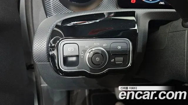 Mercedes-Benz A-Class 2022 — фото 18