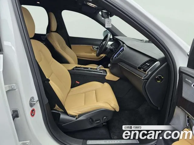 Volvo XC90 2025 — фото 10