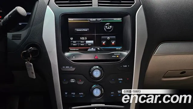 Ford Explorer 2015 — фото 14