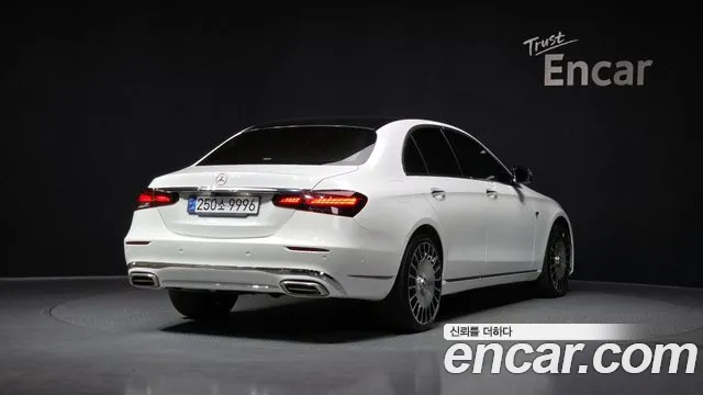 Mercedes-Benz E-Class 2022 — фото 2