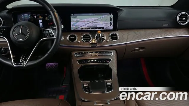 Mercedes-Benz E-Class 2022 — фото 14