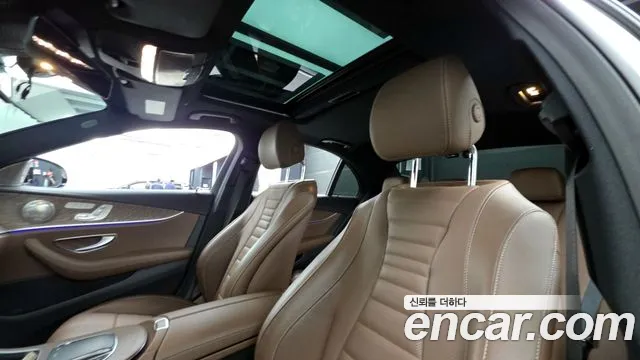 Mercedes-Benz E-Class 2022 — фото 19