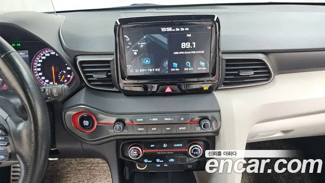 Hyundai Veloster 2018 — фото 16