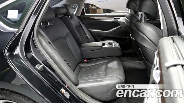Genesis G80 2017 — фото 12