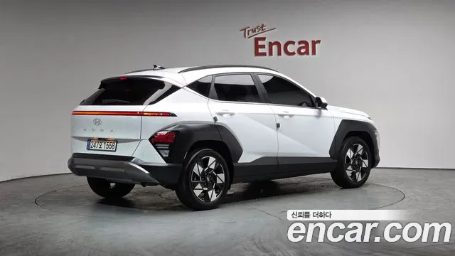 Hyundai Kona 2023 — фото 1