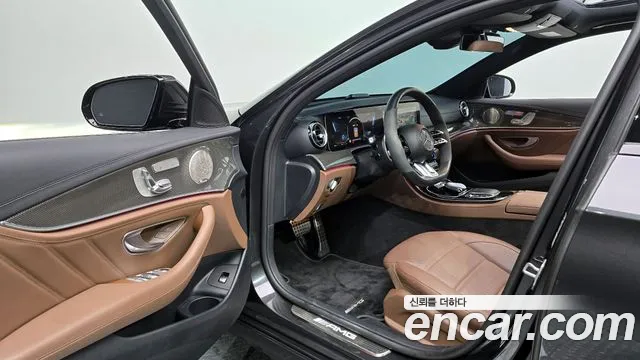 Mercedes-Benz E-Class 2021 — фото 11