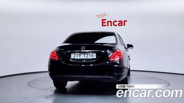 Mercedes-Benz C-Class 2017 — фото 4