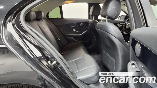 Mercedes-Benz C-Class 2017 — фото 12