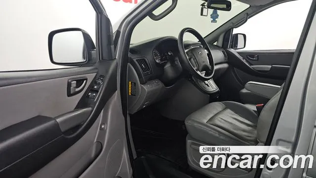 Hyundai Starex 2017 — фото 11