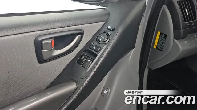Hyundai Starex 2017 — фото 17