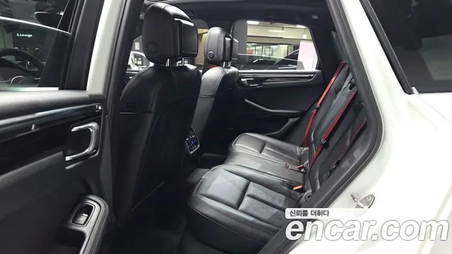 Porsche Macan 2016 — фото 12