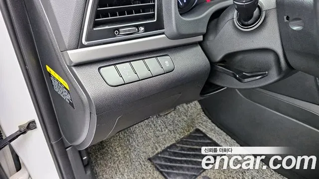Hyundai AVANTE 2017 — фото 14