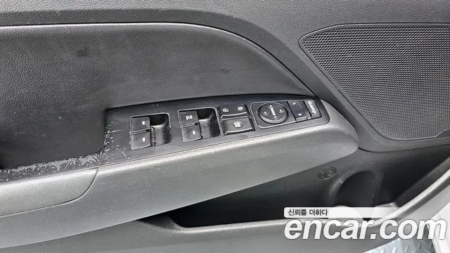 Hyundai AVANTE 2017 — фото 17