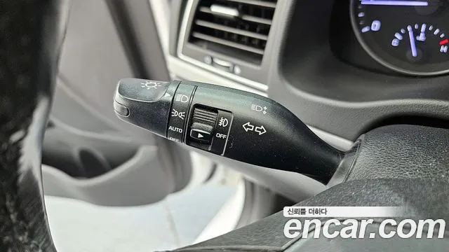 Hyundai AVANTE 2017 — фото 19