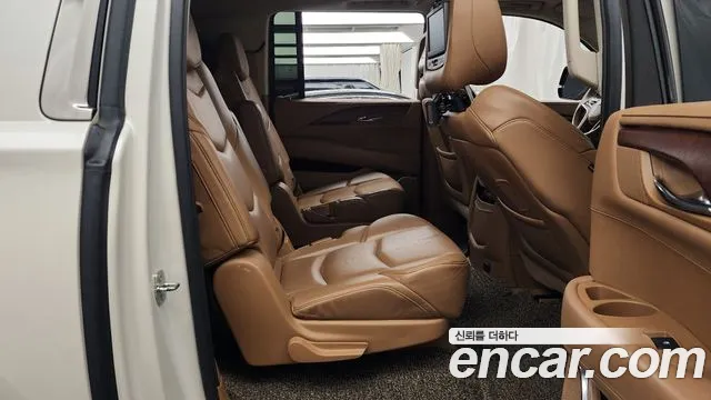 Cadillac Escalade 2015 — фото 12