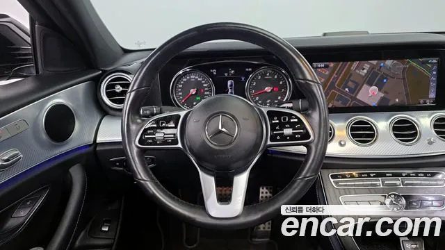 Mercedes-Benz E-Class 2020 — фото 13