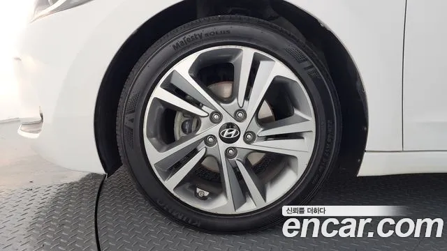 Hyundai AVANTE 2018 — фото 4