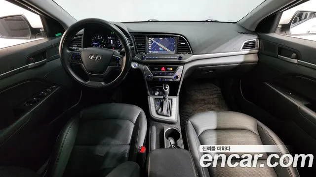 Hyundai AVANTE 2018 — фото 6