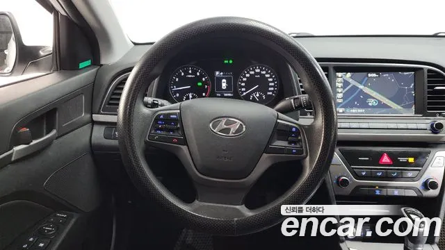 Hyundai AVANTE 2018 — фото 12