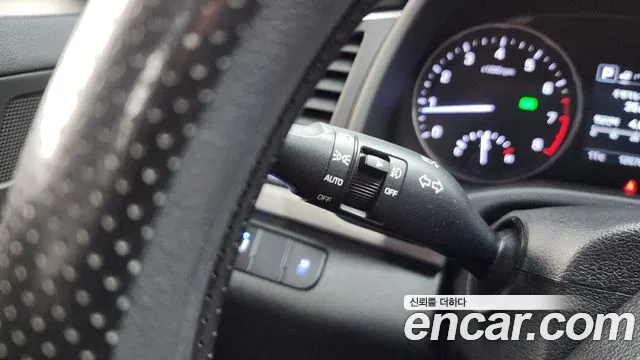 Hyundai AVANTE 2018 — фото 15