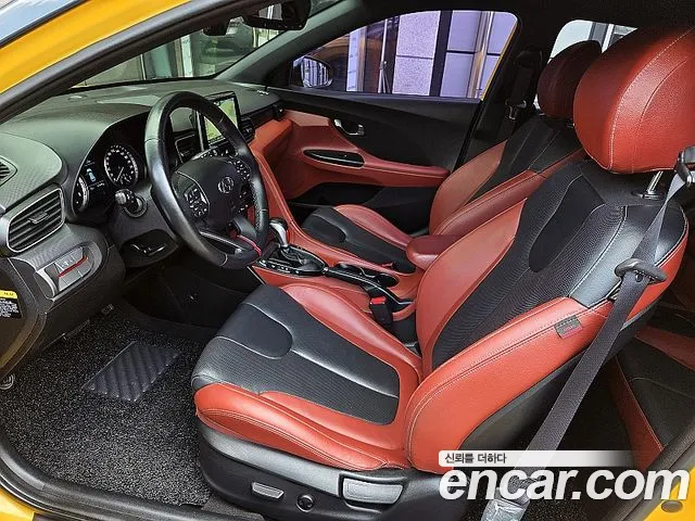 Hyundai Veloster 2018 — фото 8
