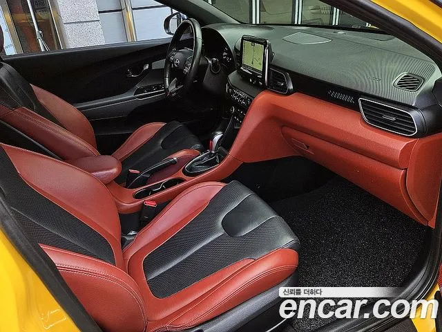 Hyundai Veloster 2018 — фото 9