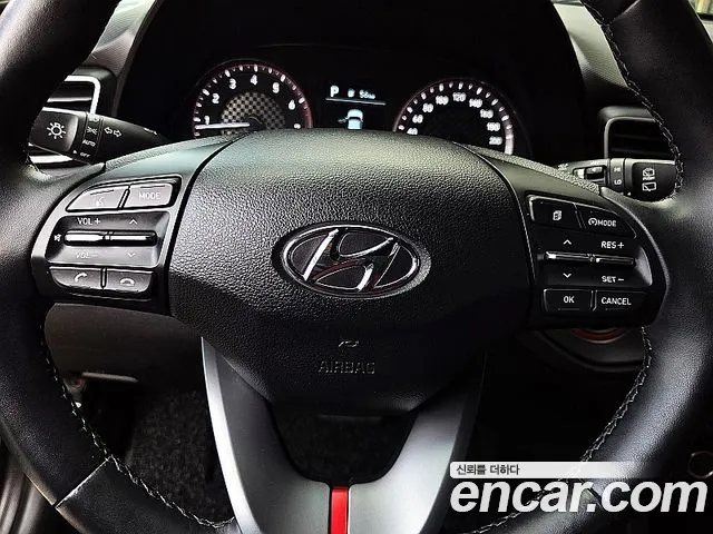 Hyundai Veloster 2018 — фото 12