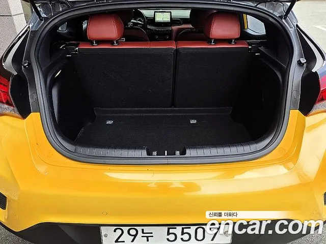 Hyundai Veloster 2018 — фото 16