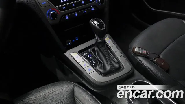 Hyundai AVANTE 2017 — фото 9