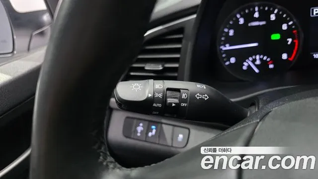 Hyundai AVANTE 2017 — фото 18