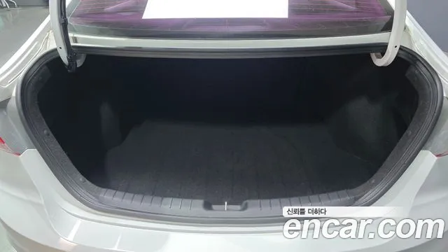 Hyundai AVANTE 2017 — фото 20