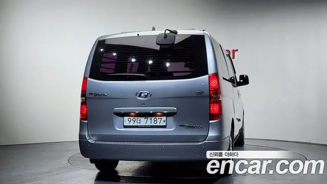 Hyundai Starex 2019 — фото 4