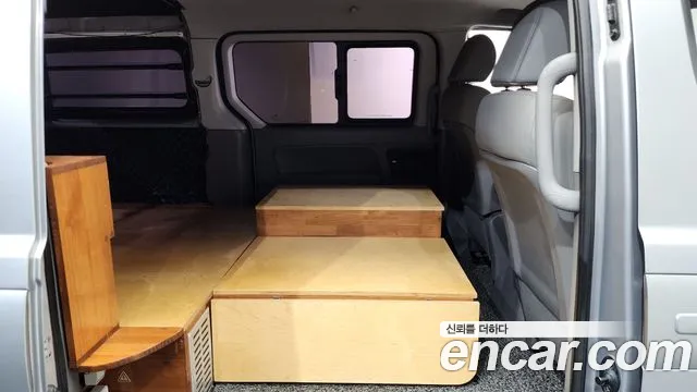 Hyundai Starex 2019 — фото 12