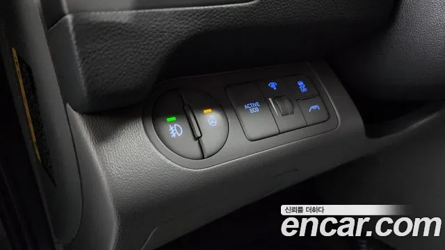 Hyundai Starex 2019 — фото 14