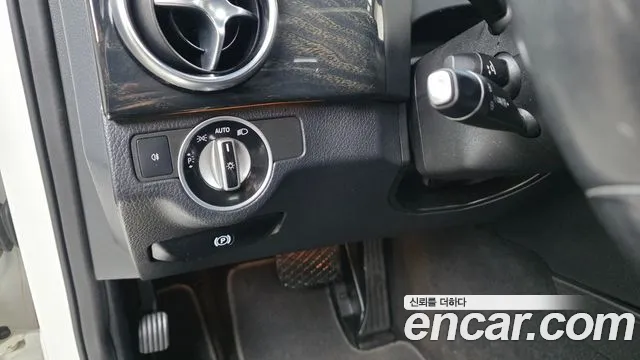Mercedes-Benz GLK-Class 2015 — фото 15
